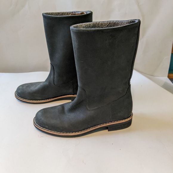 Roots Shoes - Roots boots size 7 new no tags